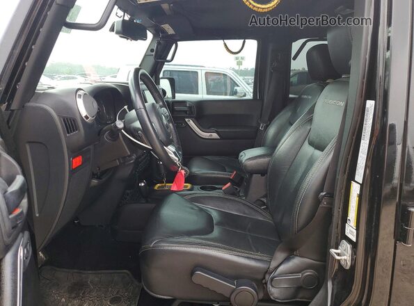 1C4BJWFG5GL179979 2016 JEEP WRANGLER Black Front interior view