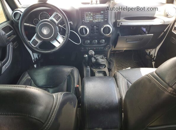 1C4BJWFG8GL163940 2016 JEEP WRANGLER White Widok deski rozdzielczej