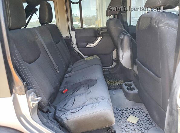 1C4BJWFG8GL263049 2016 JEEP WRANGLER Gray Rear seats view