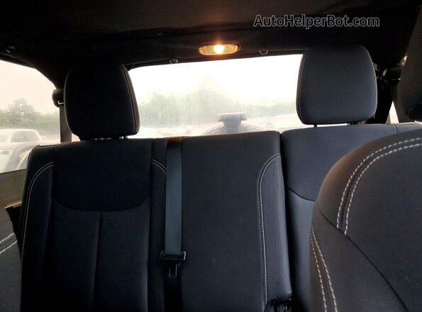 1C4BJWFGXJL860422 2018 JEEP WRANGLER Tan Հետևի նստատեղերի տեսք