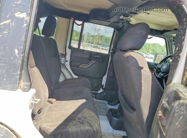 1C4HJWDG2HL654311 2017 JEEP WRANGLER White Widok wnętrza z tyłu