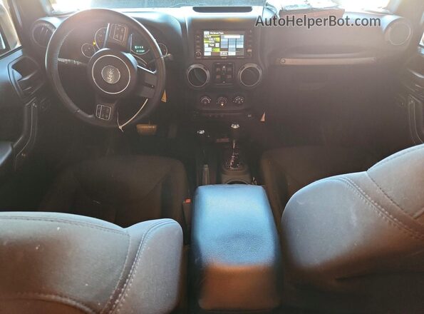 1C4HJWDG5GL235853 2016 JEEP WRANGLER Black Dashboard view