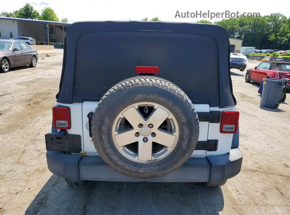 1C4HJWDG5GL303813 2016 JEEP WRANGLER Белый Вид сзади