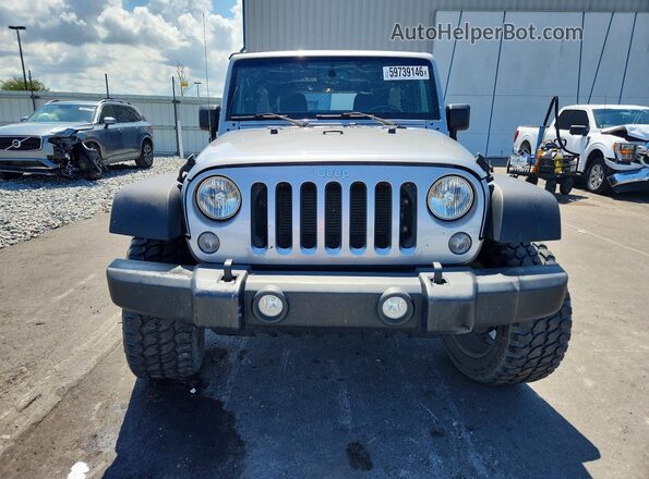 1C4HJWDG6JL868045 2018 JEEP WRANGLER Silver Front view