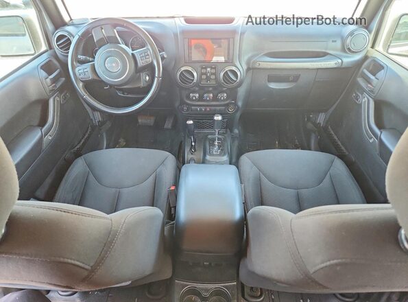1C4HJWDG6JL868045 2018 JEEP WRANGLER Silver Dashboard view