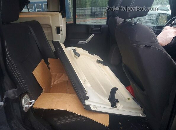 1C4HJWEG3JL801823 2018 JEEP WRANGLER Черный Вид задней части салона