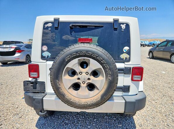 1C4HJWEG5JL893629 2018 JEEP WRANGLER White Widok z tyłu