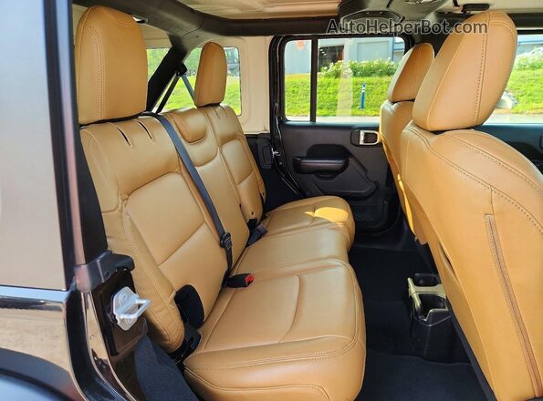 1C4HJXDG0JW272045 2018 JEEP WRANGLER Black Vista interior trasera
