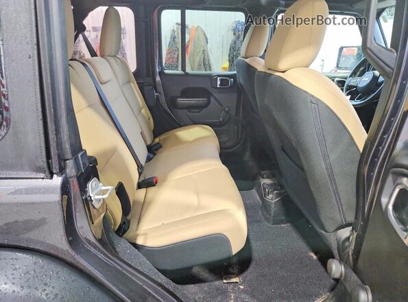 1C4HJXDG2JW165448 2018 JEEP WRANGLER Gray Vista interior trasera