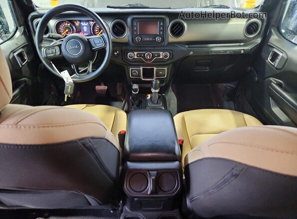 1C4HJXDG2JW165448 2018 JEEP WRANGLER Gray Vista del salpicadero