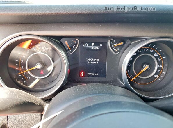 1C4HJXDG2JW183464 2018 JEEP WRANGLER Red ხელსაწყოთა პანელის ხედი