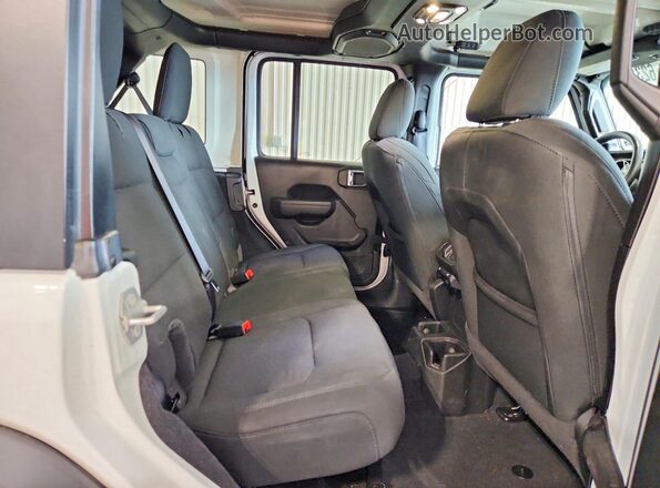 1C4HJXDG2NW133962 2022 JEEP WRANGLER White Rear seats view