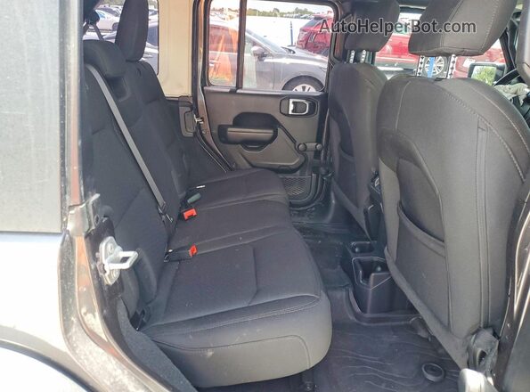 1C4HJXDG4PW510083 2023 JEEP WRANGLER Charcoal Вид задньої частини салону