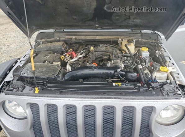 1C4HJXDG9JW280838 2018 JEEP WRANGLER Silver Widok wnętrza z tyłu