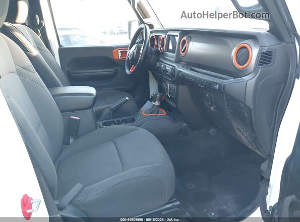1C4HJXDN1MW648061 2021 JEEP WRANGLER UNLIMITED Белый Вид салона спереди