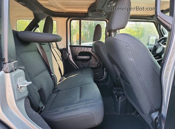 1C4HJXDN2JW221600 2018 JEEP WRANGLER Silver Սալոնի հետևի տեսք