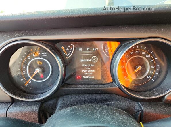 1C4HJXDN2JW221600 2018 JEEP WRANGLER Silver Սարքավորումների վահանակի տեսք