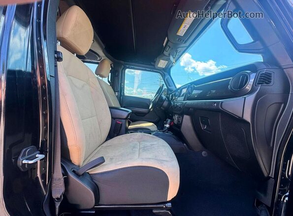 1C4HJXDN8LW146565 2020 JEEP WRANGLER Черный Вид спереди