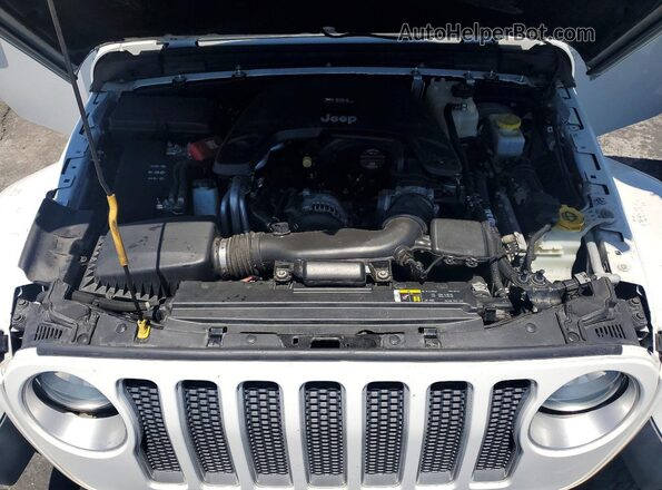 1C4HJXEG6KW528592 2019 JEEP WRANGLER White Vista interior trasera