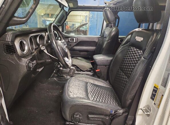 1C4HJXEG8LW334647 2020 JEEP WRANGLER Белый Вид салона спереди