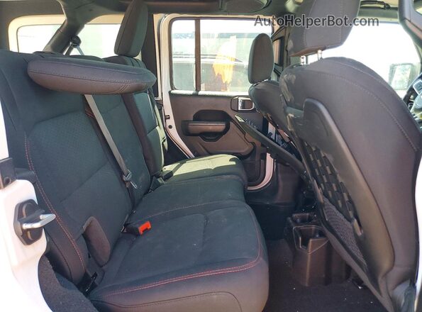 1C4HJXFG1LW196111 2020 JEEP WRANGLER Белый Вид задней части салона