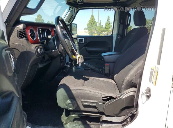 1C4HJXFG1LW196111 2020 JEEP WRANGLER Белый Вид салона спереди