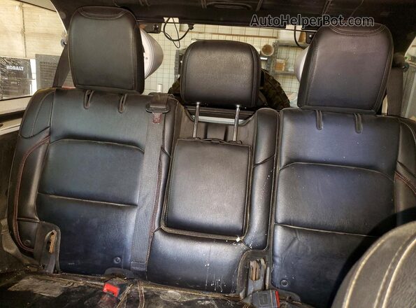 1C4HJXFGXJW215008 2018 JEEP WRANGLER White Widok tylnych siedzeń
