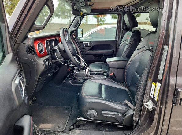 1C4HJXFN2LW111128 2020 JEEP WRANGLER Угольный Вид салона спереди