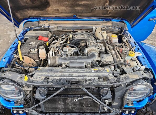 1C4JJXFGXPW630002 2023 JEEP WRANGLER Blue Widok komory silnika
