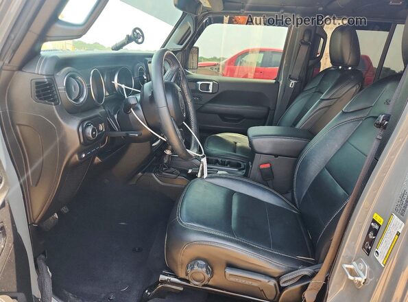 1C4JJXP66PW553344 2023 JEEP WRANGLER Gray Вид салону спереду