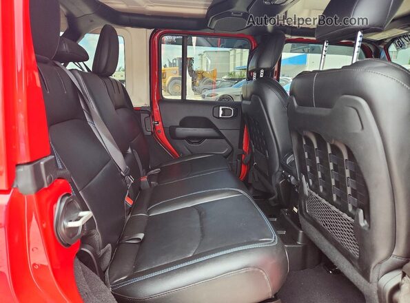1C4JJXR62NW228054 2022 JEEP WRANGLER Red Widok tylnych siedzeń
