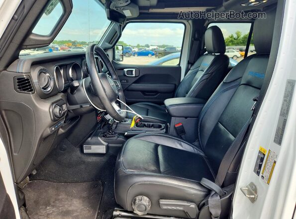 1C4JJXR68PW528863 2023 JEEP WRANGLER White Vista interior delantera