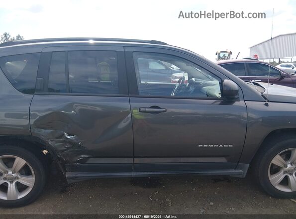 1C4NJCBA2GD568621 2016 JEEP COMPASS Gray Widok wnętrza z tyłu