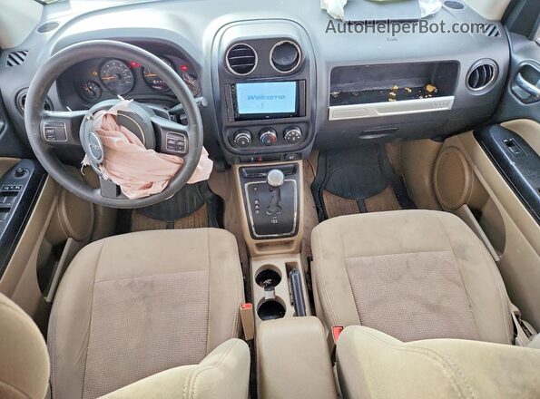 1C4NJCBA3GD650079 2016 JEEP COMPASS Красный Вид панели приборов