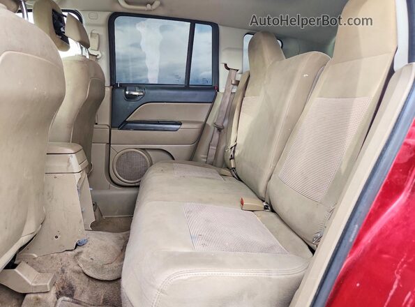 1C4NJCBA3GD650079 2016 JEEP COMPASS Красный Вид задних сидений