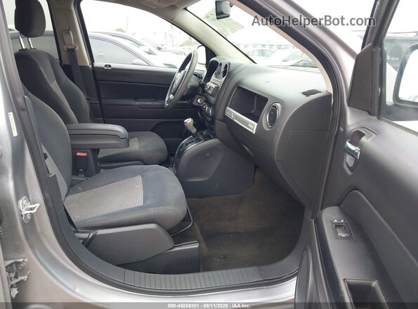1C4NJCBA7GD525926 2016 JEEP COMPASS Gray Вид салону спереду