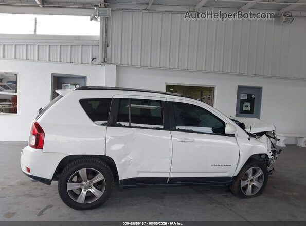 1C4NJCEA0GD803075 2016 JEEP COMPASS White Вид задньої частини салону