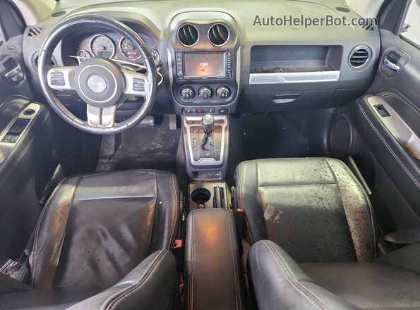 1C4NJCEA1GD806597 2016 JEEP COMPASS Серебряный Вид панели приборов
