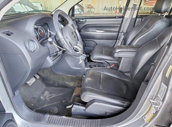 1C4NJCEA4GD676699 2016 JEEP COMPASS Gray Widok wnętrza z przodu