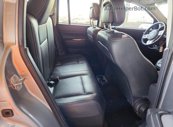 1C4NJCEA4GD676699 2016 JEEP COMPASS Gray Widok wnętrza z tyłu