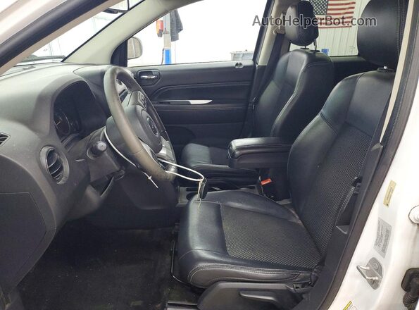 1C4NJCEA8GD633435 2016 JEEP COMPASS Белый Вид салона спереди