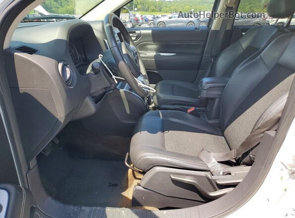 1C4NJCEA8GD664409 2016 JEEP COMPASS Белый Вид салона спереди