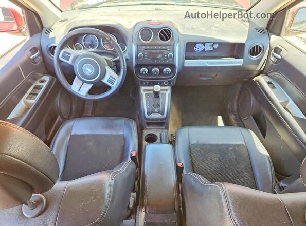 1C4NJCEA8GD704911 2016 JEEP COMPASS Бордовый Вид панели приборов