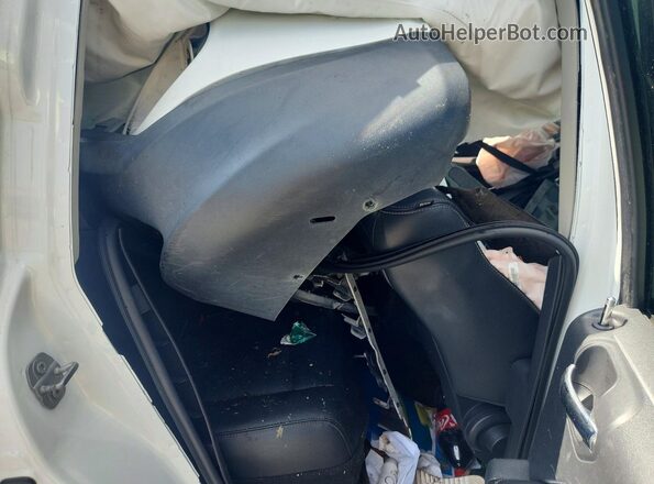 1C4NJCEB2HD156057 2017 JEEP COMPASS White Rear interior view