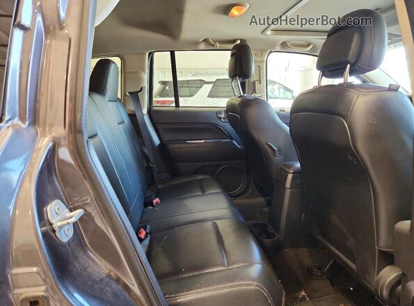 1C4NJCEB3HD185258 2017 JEEP COMPASS Gray Vista interior trasera