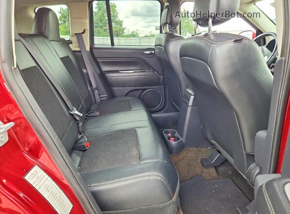1C4NJCEB4HD182711 2017 JEEP COMPASS Красный Вид задней части салона