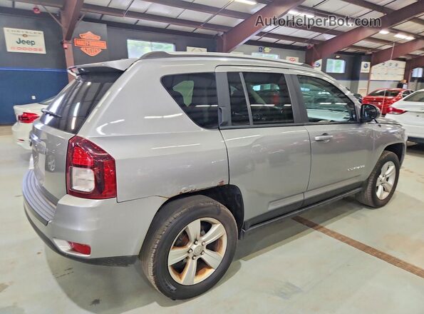 1C4NJDBB2GD631599 2016 JEEP COMPASS Серебряный Задняя правая четверть