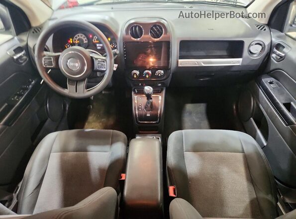 1C4NJDBB2GD631599 2016 JEEP COMPASS Серебряный Вид панели приборов
