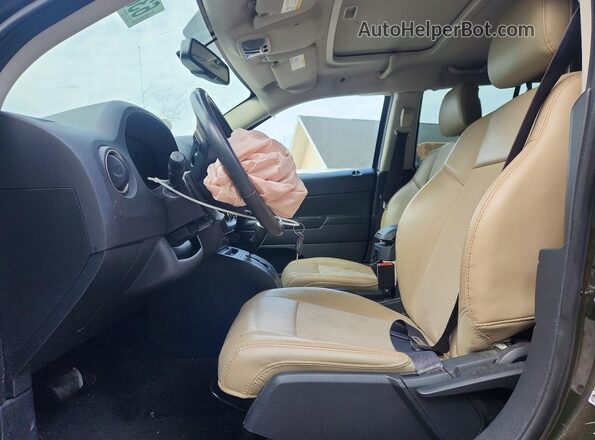 1C4NJDBB2HD173600 2017 JEEP COMPASS Green Вид салону спереду