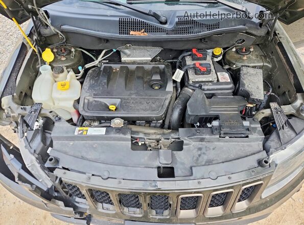 1C4NJDBB2HD173600 2017 JEEP COMPASS Green Вид підкапотного простору